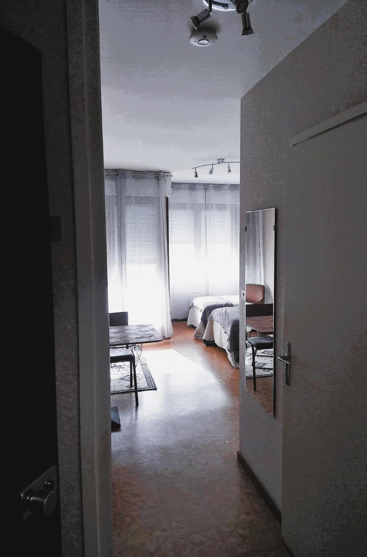 エクスレバンPaisible Studio Avec Agreable Loggia 2 Mn Du Centreアパートメント エクステリア 写真
