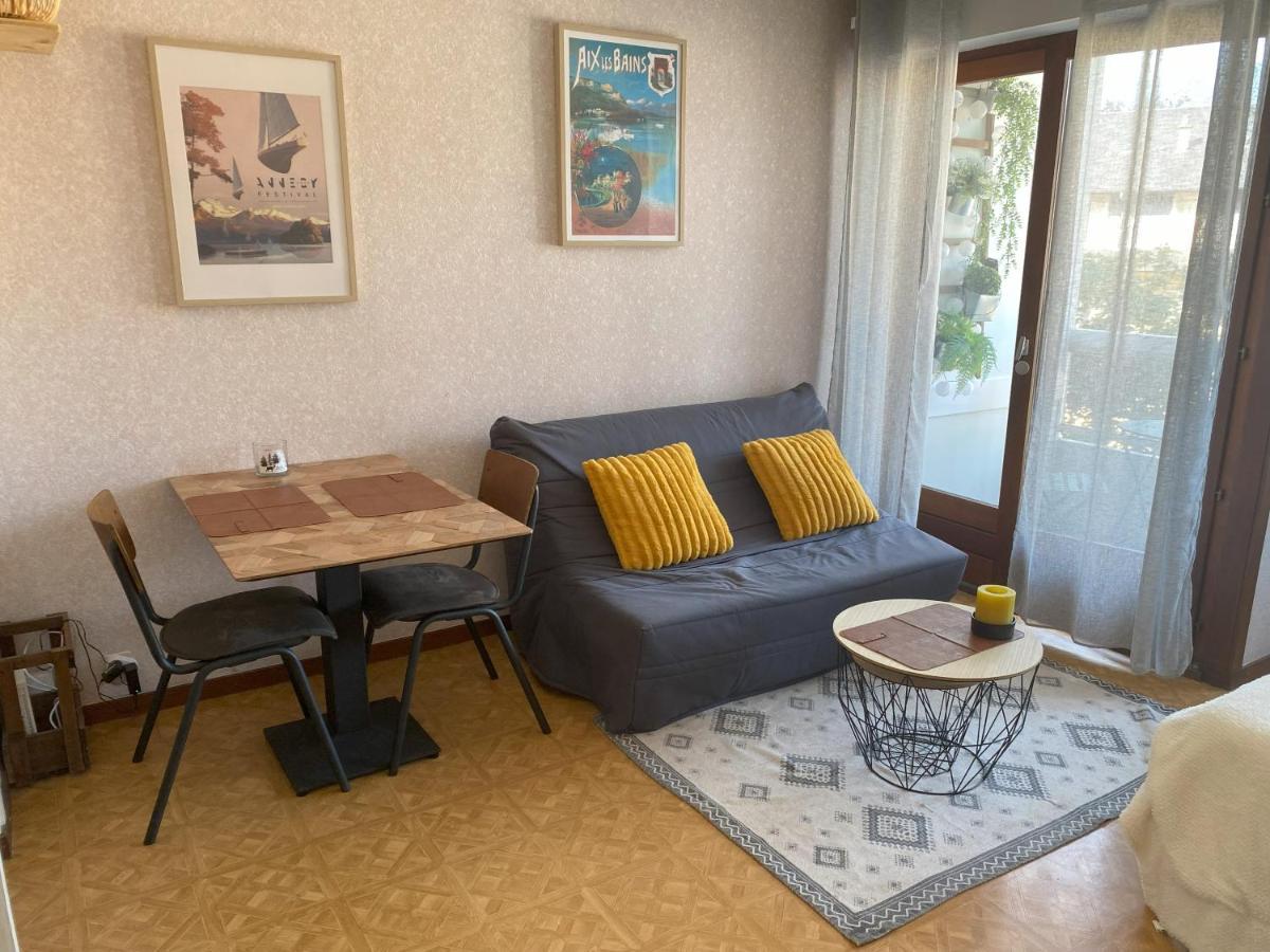 エクスレバンPaisible Studio Avec Agreable Loggia 2 Mn Du Centreアパートメント エクステリア 写真